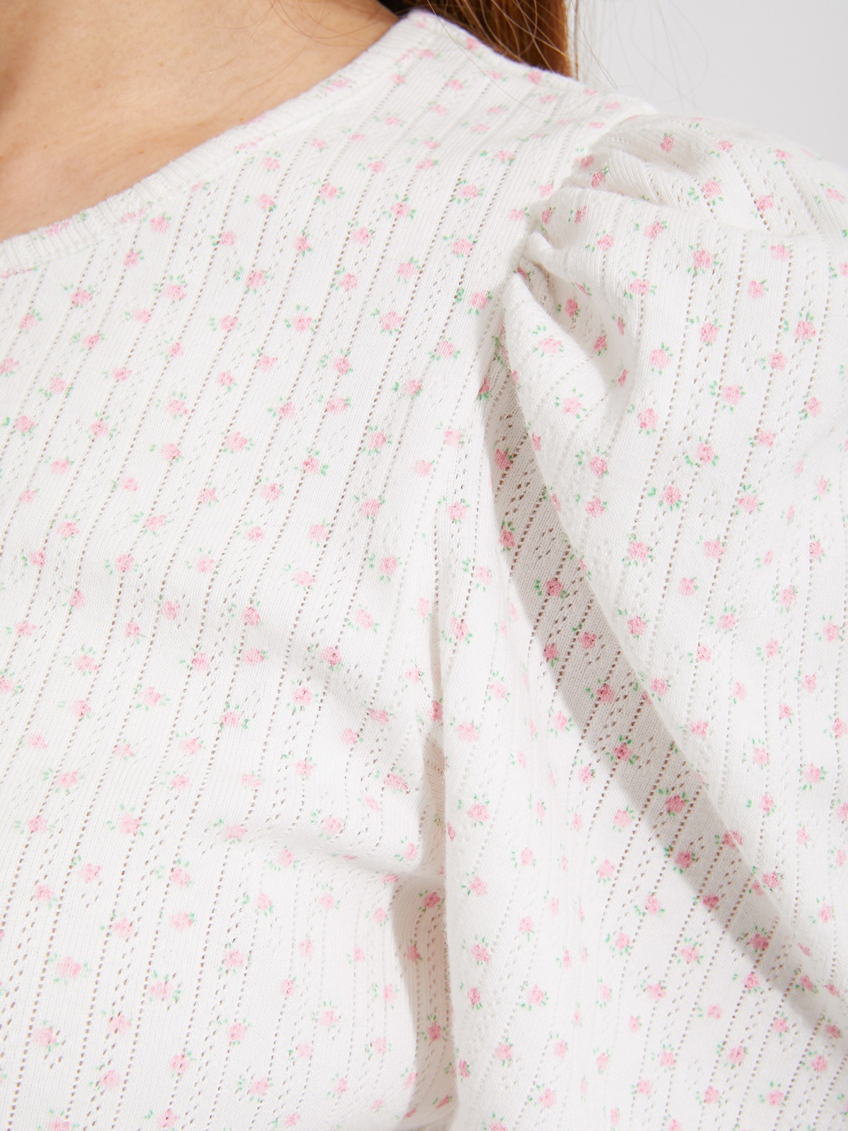フラワープリントTシャツ