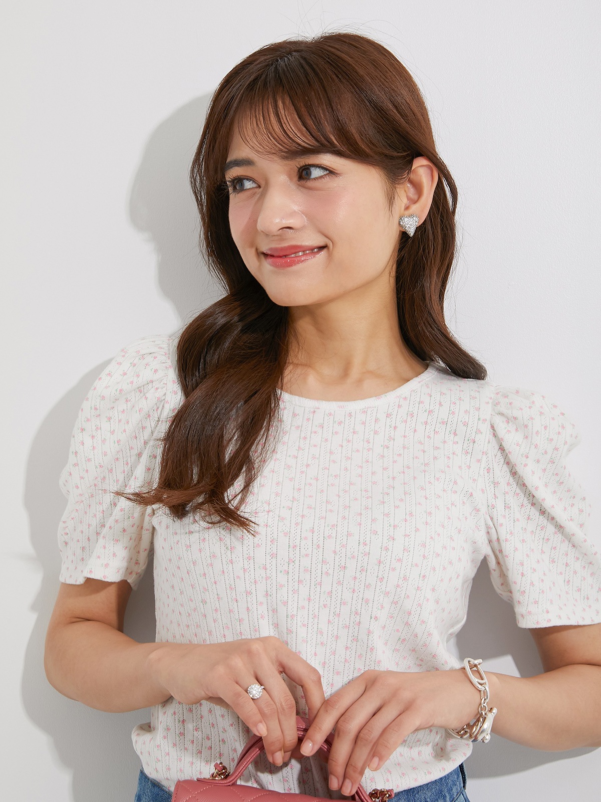 フラワープリントTシャツ