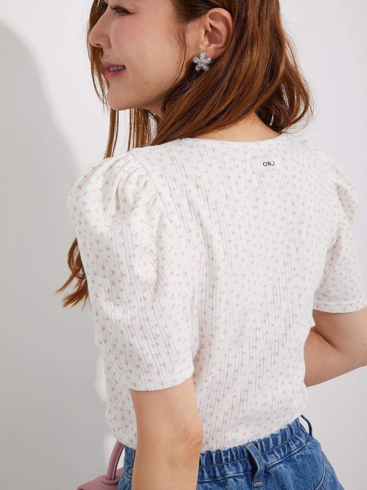 フラワープリントTシャツ