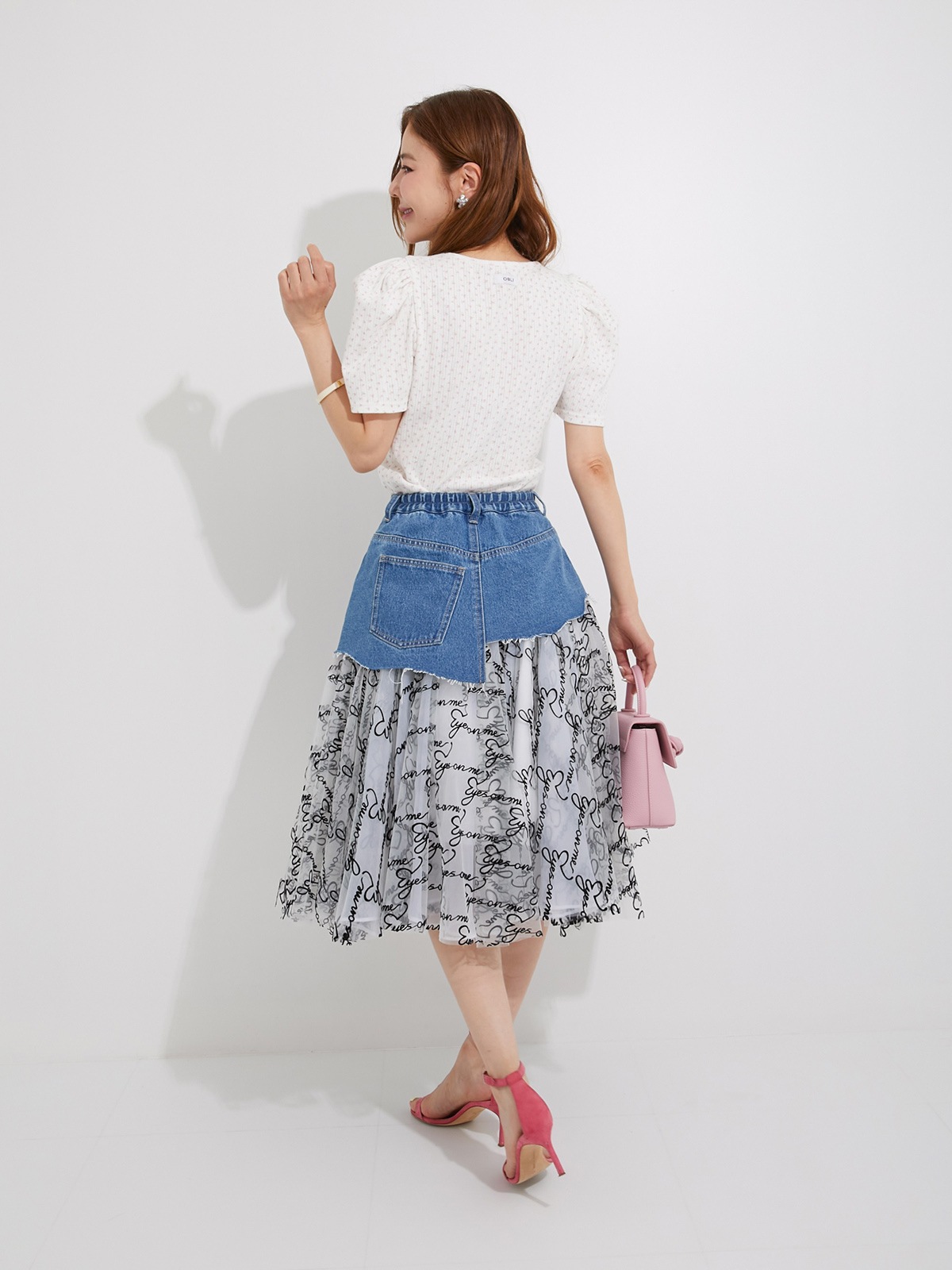 フラワープリントTシャツ