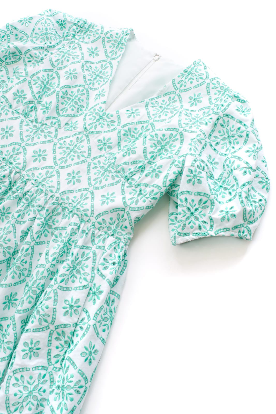 グリーンコットンレース刺繍ワンピース | DRESS | OBLI