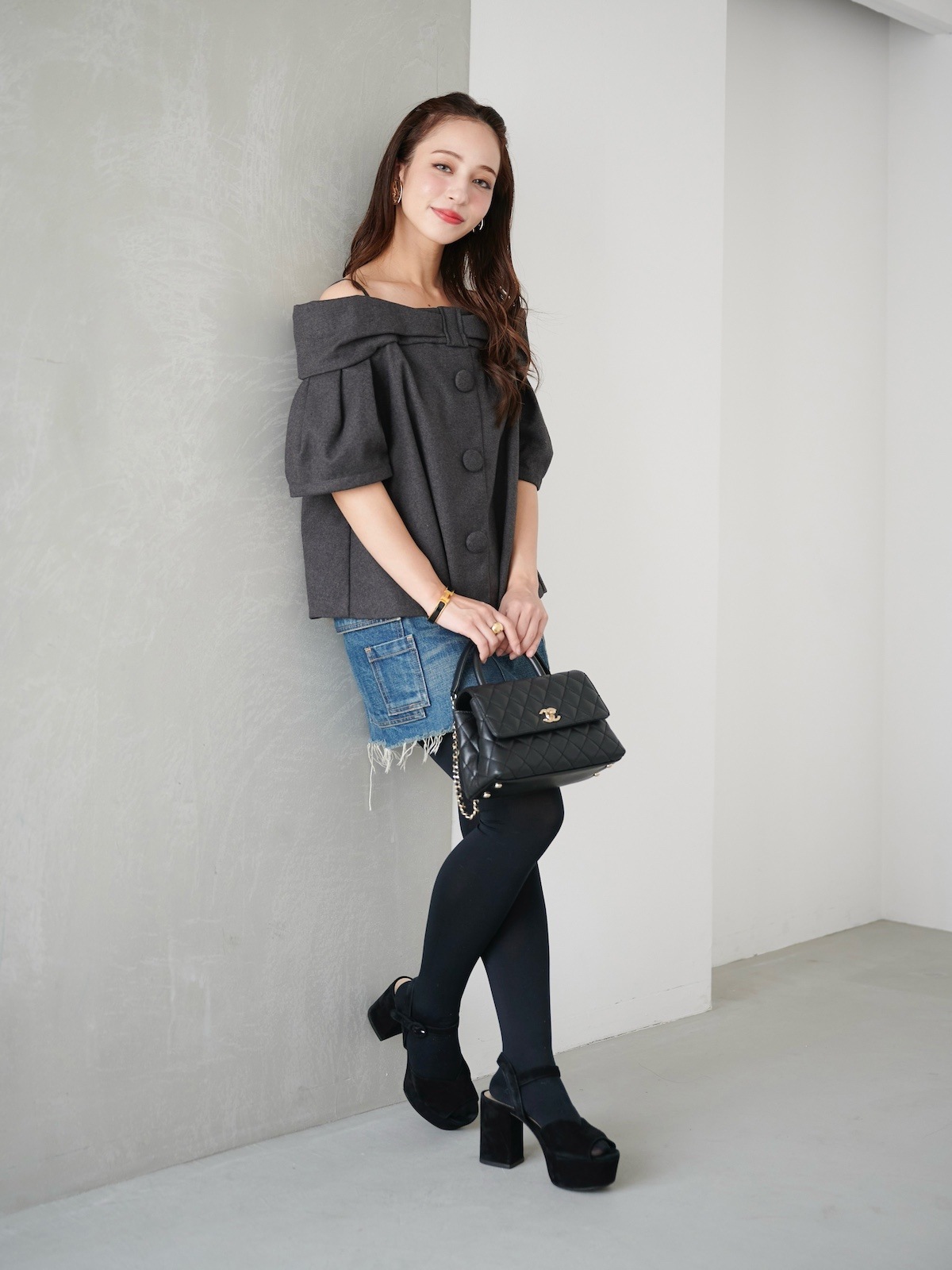 リボンオフショルダートップス