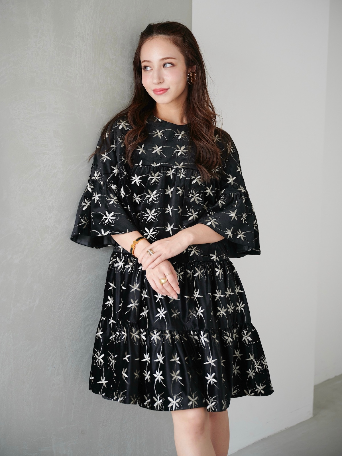 オブリ スターエンブロイダリーワンピース 1サイズ 定価39,820 新品未使用 OBLI 新作スターエンブロイダリーワンピース 星柄