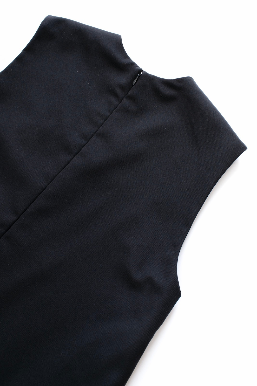 Vネックジャンパーワンピース/ブラック | DRESS | OBLI