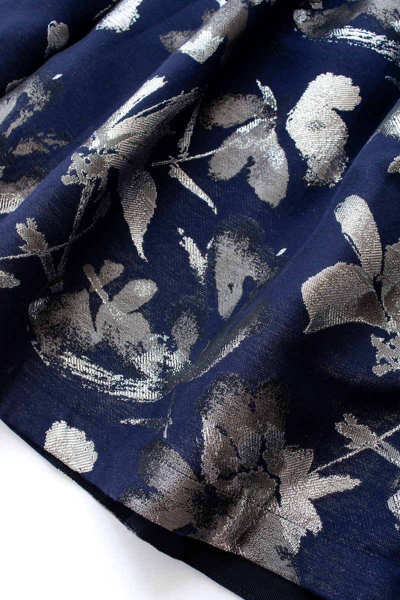 ネイビーシルバースカート