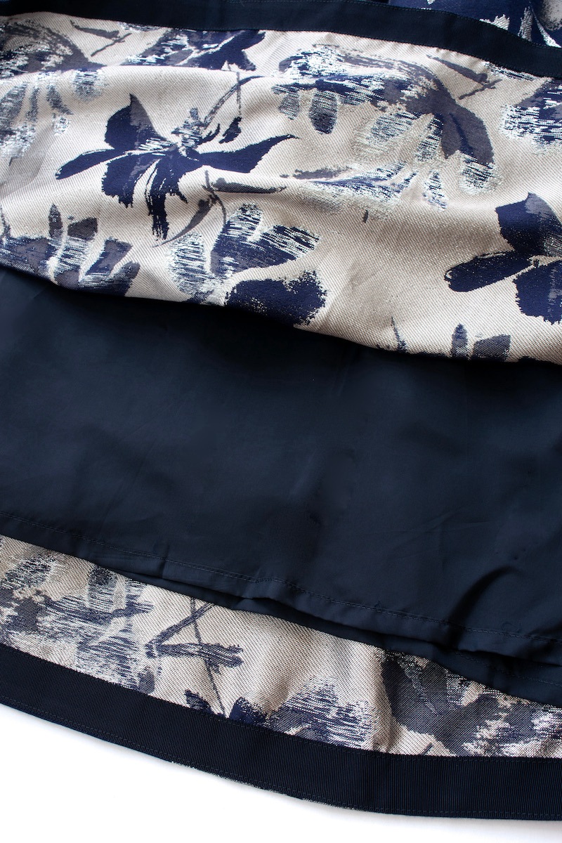 ネイビーシルバースカート