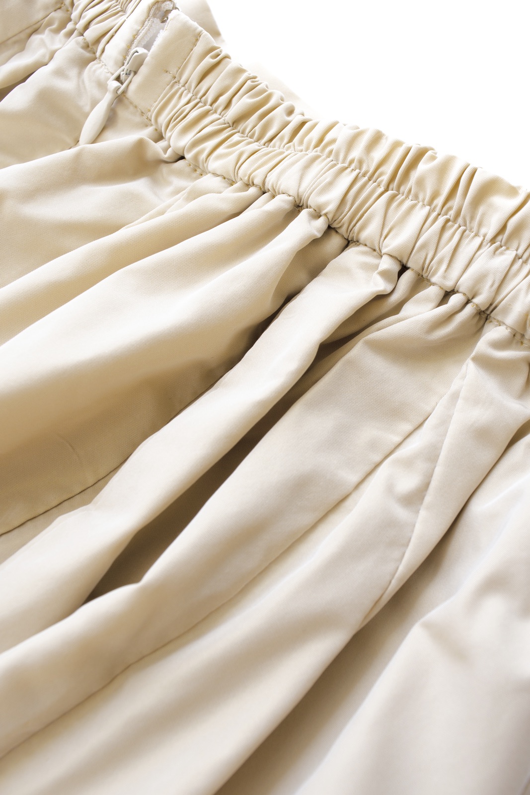 新品、タグ付！OBLI オブリ タフタボリュームスカート　ベージュ タフタ三角マチボリュームスカート | BOTTOMS | OBLI