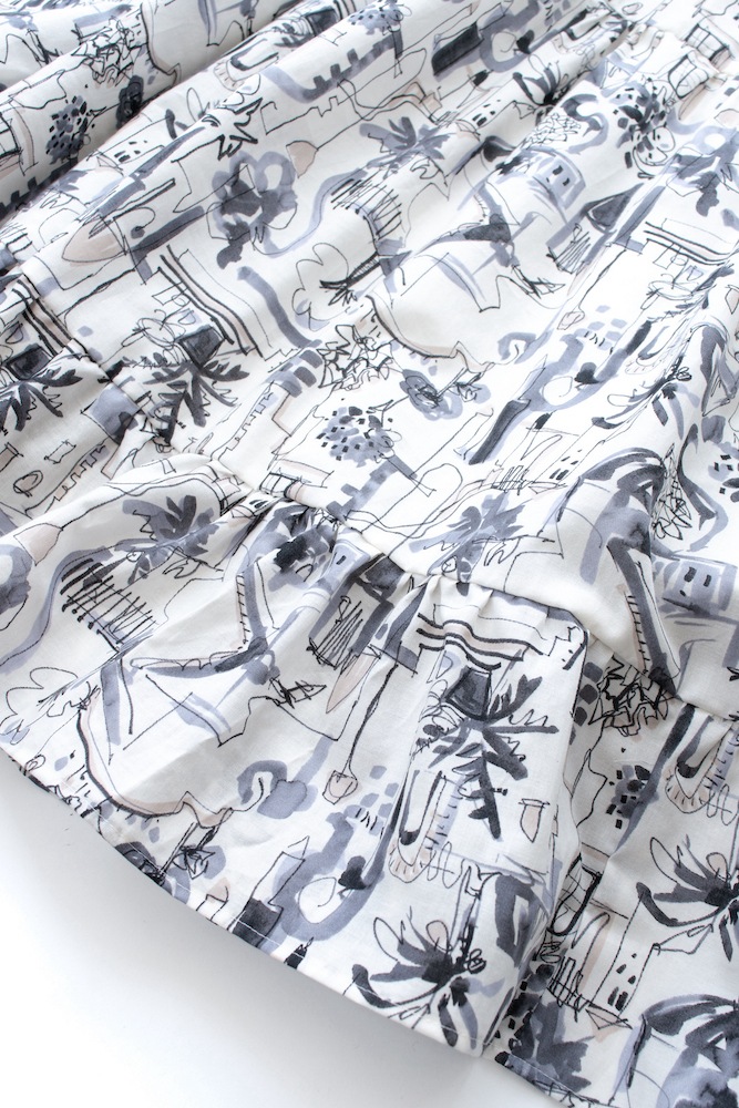 シティプリントティアードワンピース/ブラック