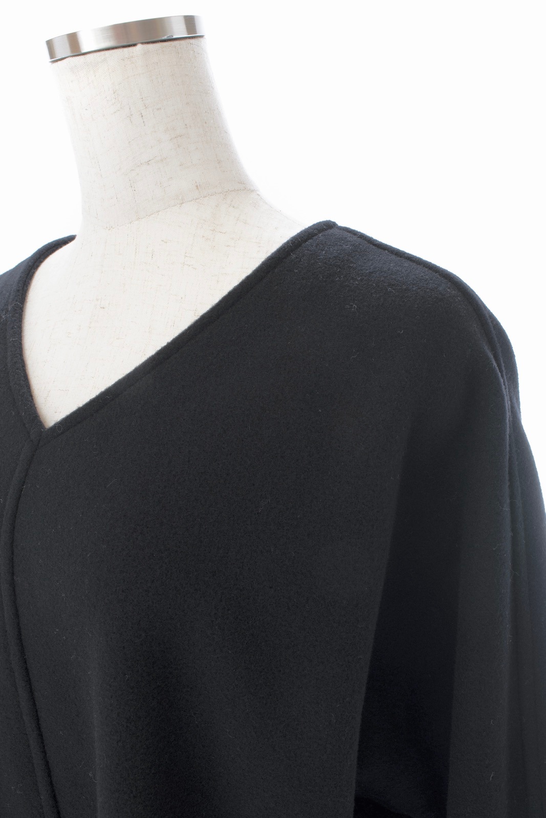 Vネックウールトップス/ブラック