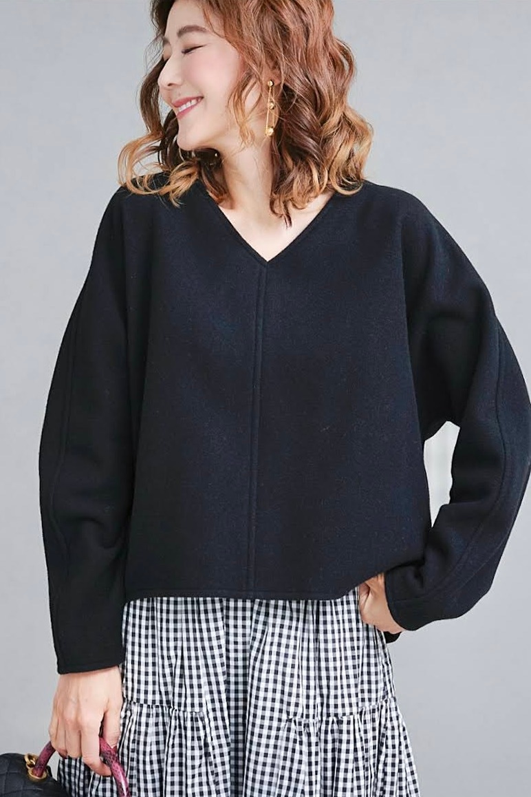 Vネックウールトップス/ブラック