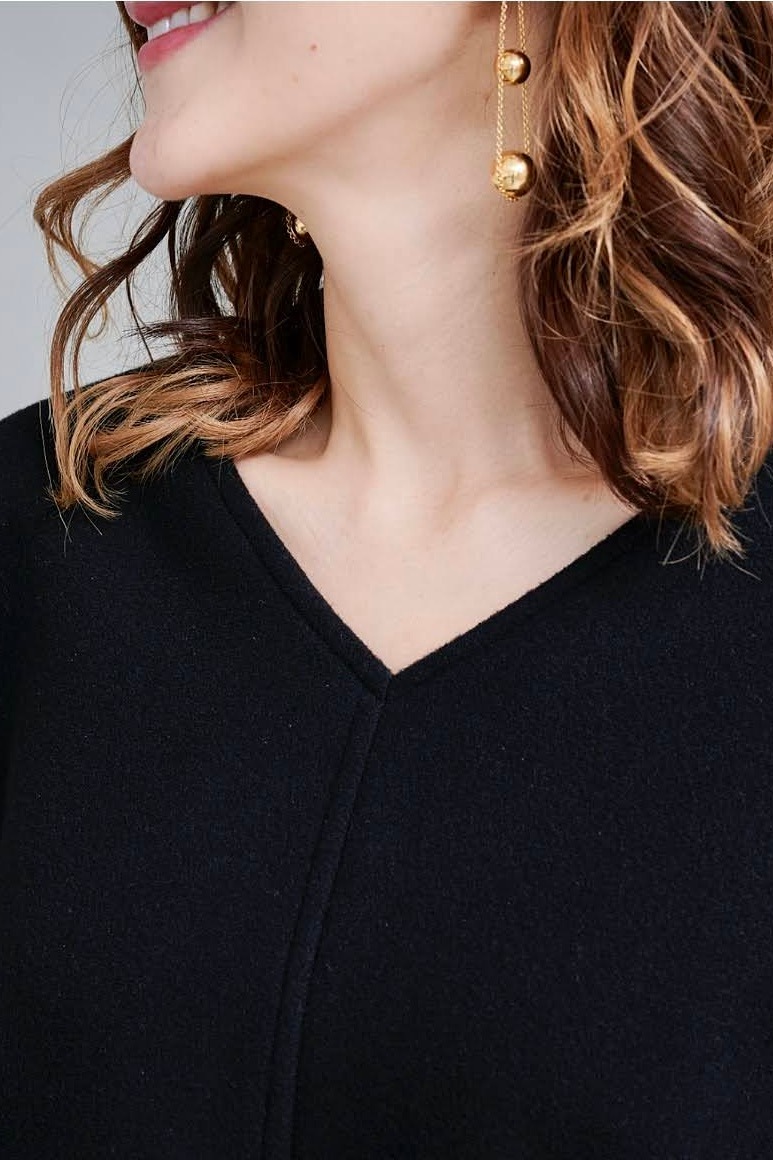 Vネックウールトップス/ブラック