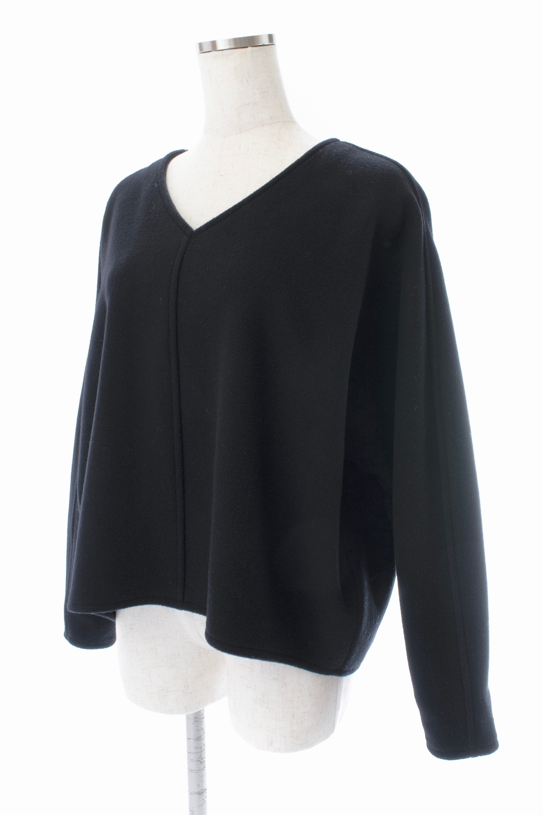 Vネックウールトップス/ブラック