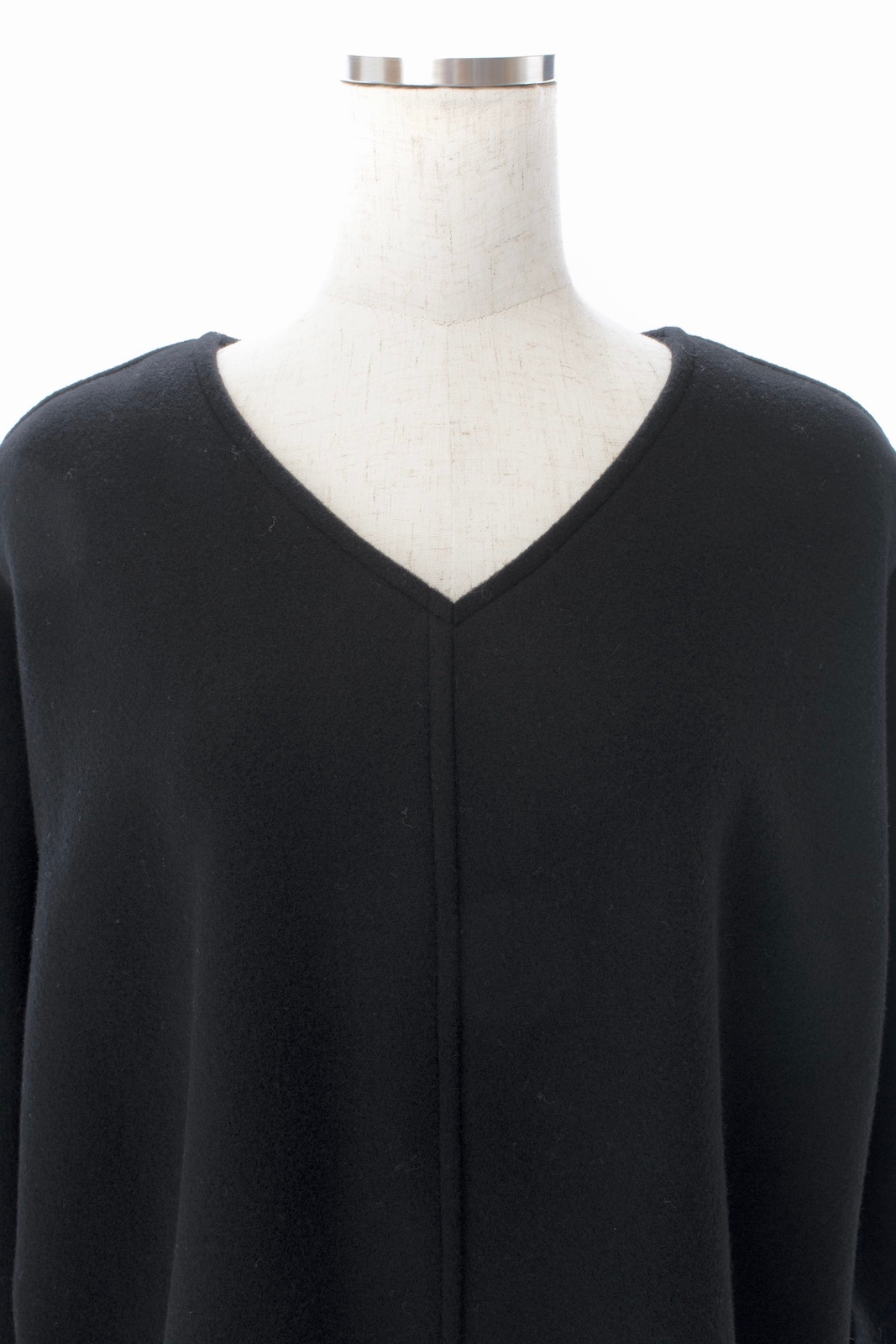 Vネックウールトップス/ブラック