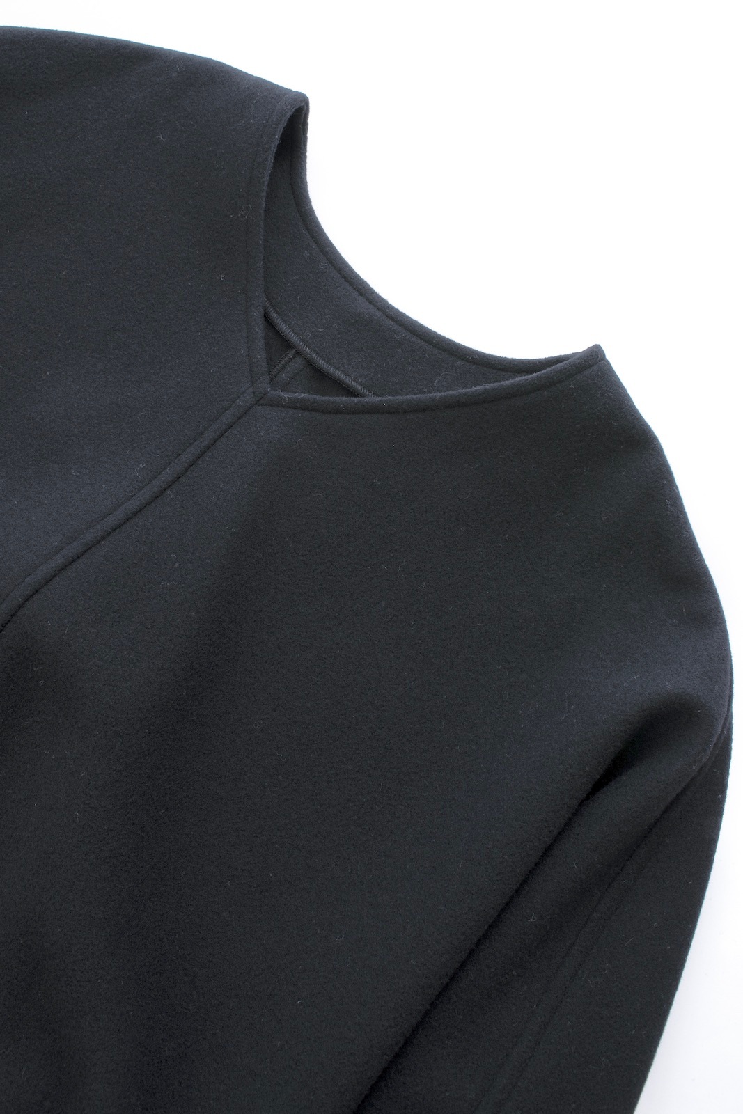 Vネックウールトップス/ブラック