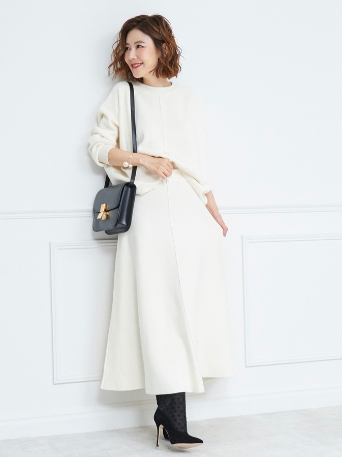 ウールクルーネックニット/ホワイト | ALL ITEM | OBLI