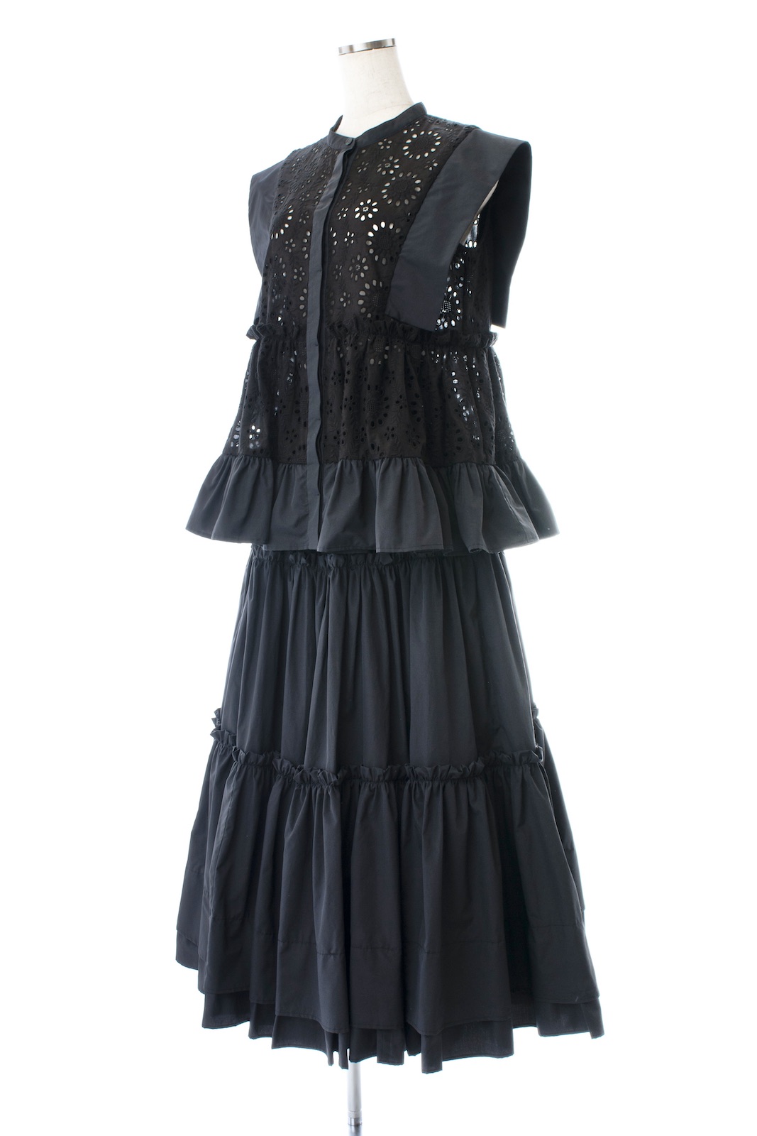 【水玉】新品　段々フリル　裾サテンテープ　ラテンスカート黒白ｍ210 水玉】新品 段々フリル 裾サテンテープ ラテンスカート黒白m210