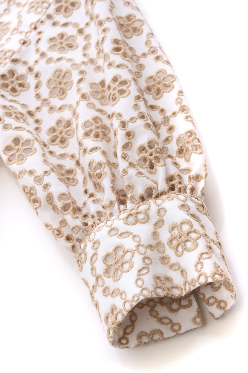 ベージュ刺繍ミニワンピース