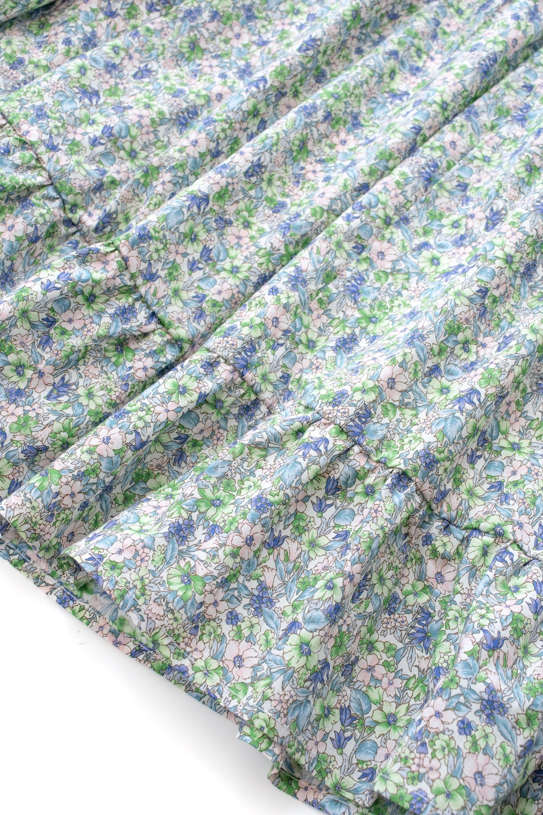 フラワー☆ワンピース Aライン Vネック ミモレ ティアード Vネックフラワーティアードワンピース | DRESS | OBLI