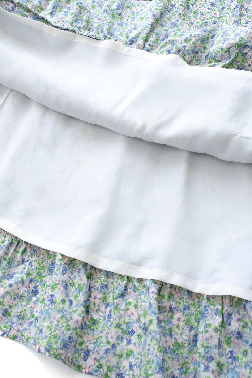Vネックフラワーティアードワンピース | DRESS | OBLI