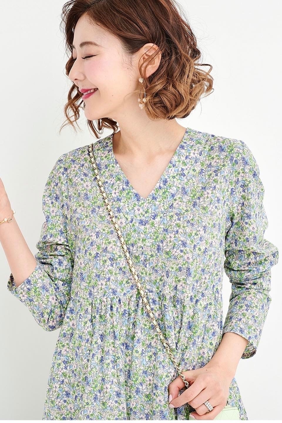 OBLI オブリ Vネック フラワー ティアード ワンピース グリーン OBLI オブリ Vネック フラワー ティアード ワンピース グリーン