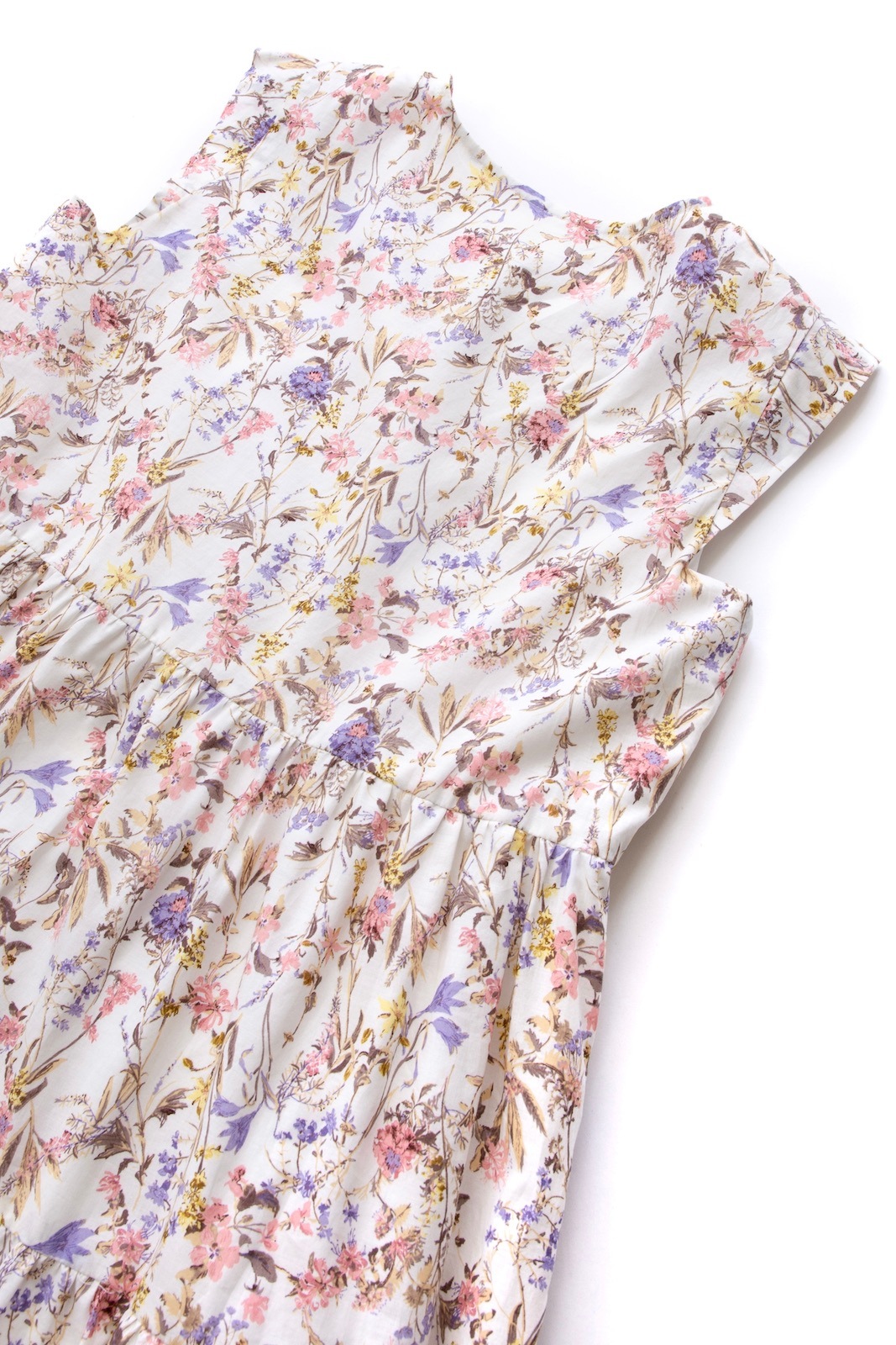 美品　OBLI パフスリーブワンピース　オブリ さと様専用 OBLI オブリ 花柄 パフスリーブ ワンピース 華やか