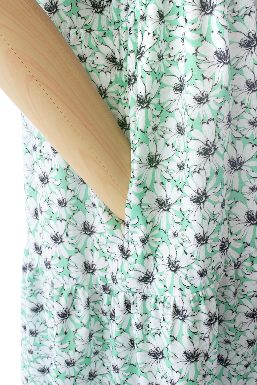 マーガレットフラワーVネックワンピース | ALL ITEM | OBLI