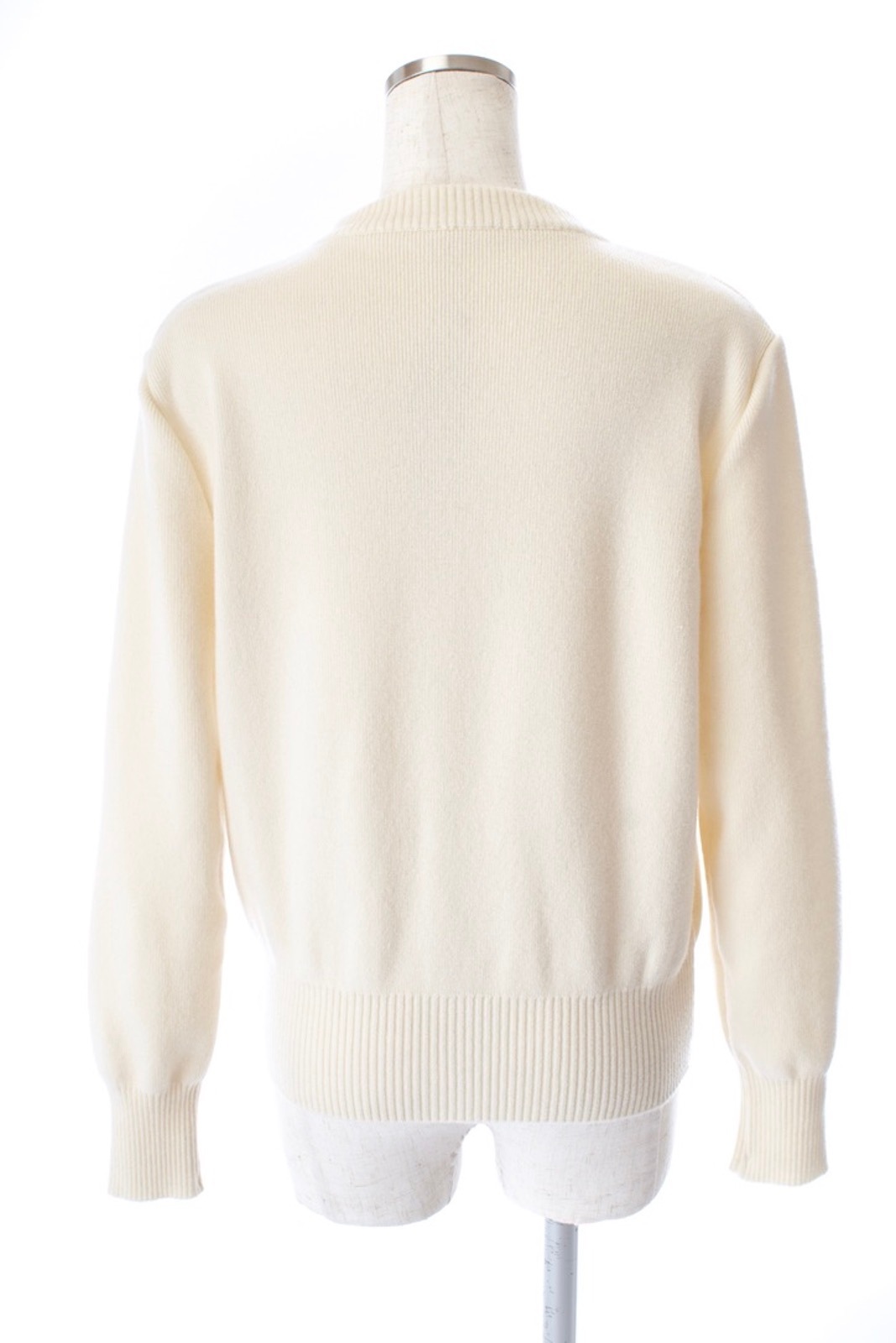 コンパクトロゴ刺繍ニット/ホワイト【残り2点】