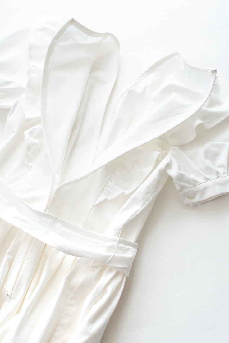 Vネックフリルコットンワンピース | DRESS | OBLI