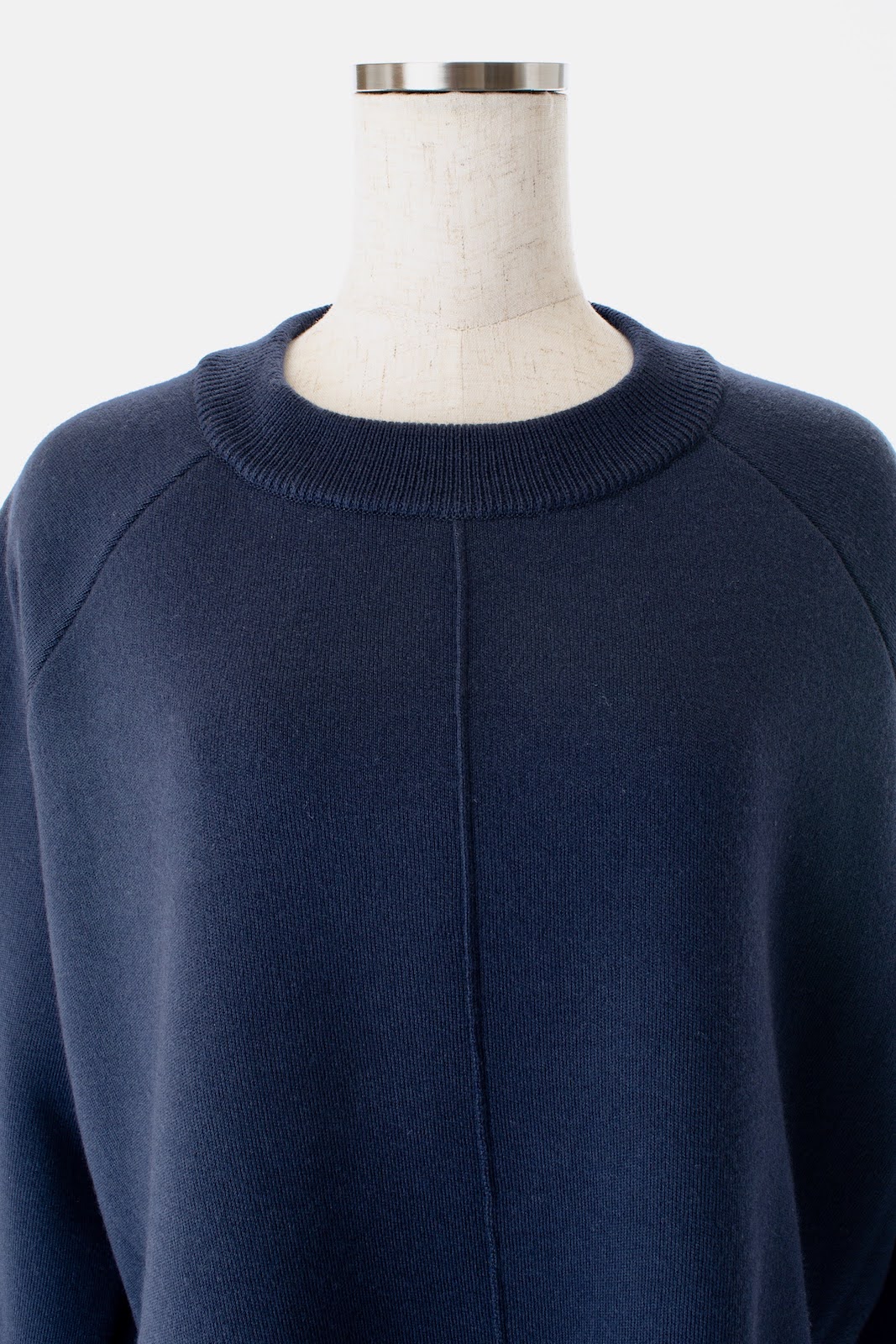 ウールクルーネックニット/ネイビー | TOPS | OBLI