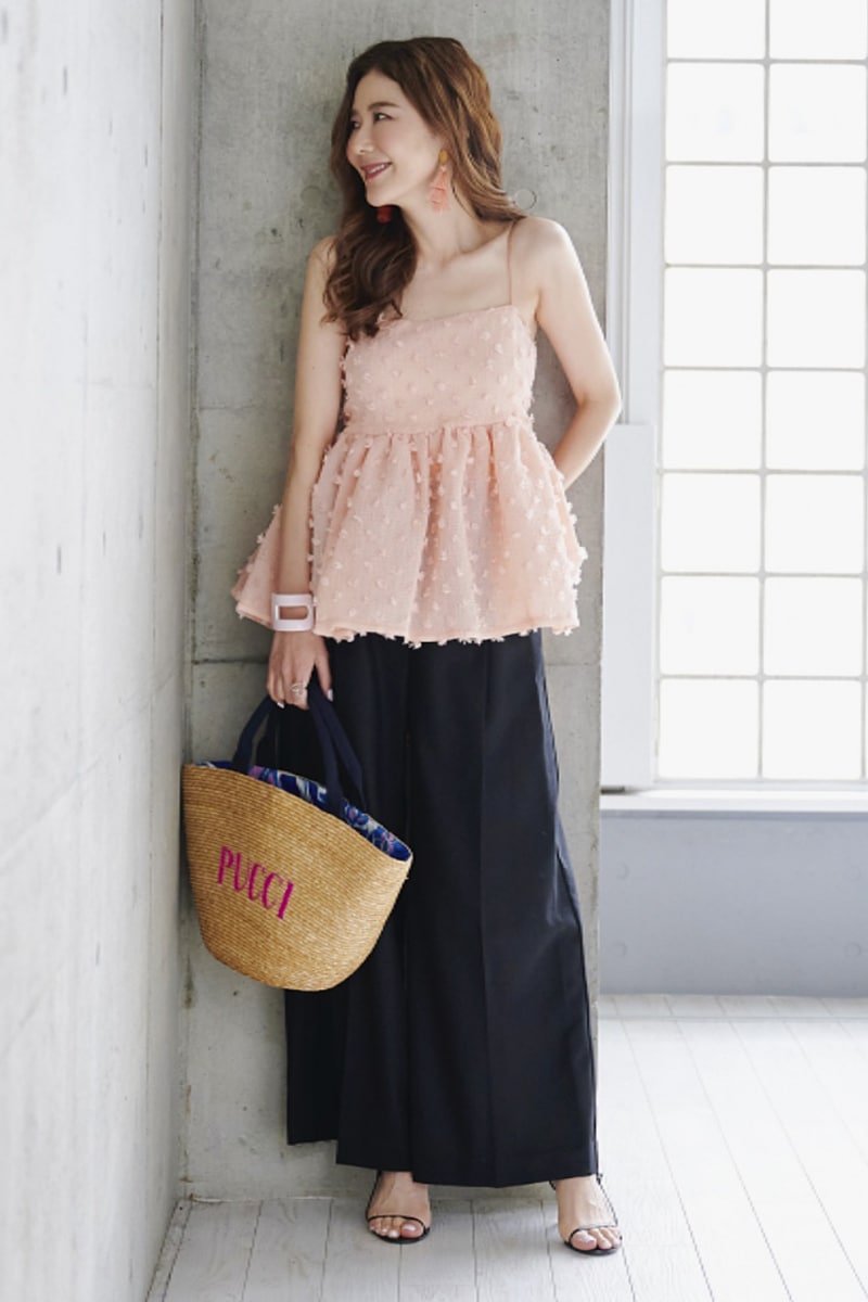 【現行品、半値以下、新品未使用タグ付】OBLI PONPONリボンキャミトップス SAMPLE SALE】PONPONリボンキャミトップス | SAMPLE SALE | OBLI