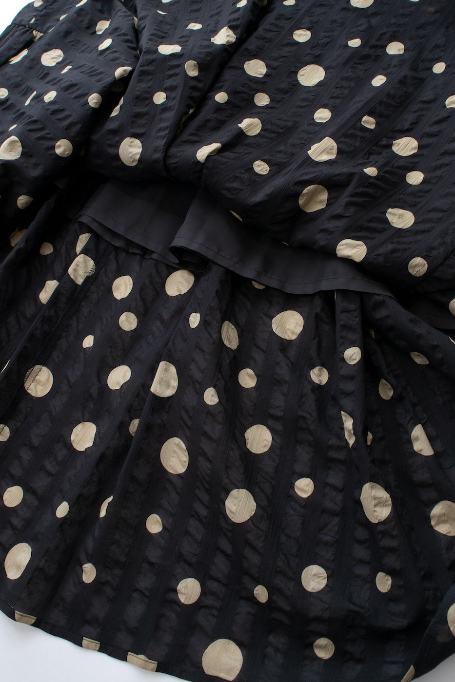 ランダムドットワンピース/ベージュ | DRESS | OBLI