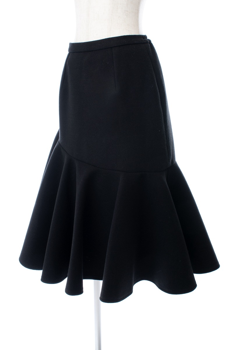 OBLIオブリのブラックミディアムフレア(マーメイド)スカート OBLIオブリのブラックミディアムフレア(マーメイド)スカート