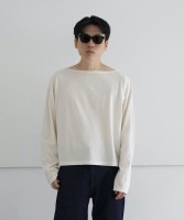 AURALEE HARD TWIST COTTON CASHMERE BOAT NECK L/S TEE "WHITE"