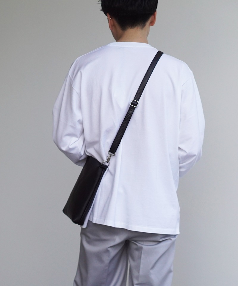 KAIKO LEATHER SHOULDER BAG "BLACK"