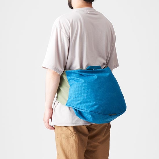 アクシーズクインエレメンツ　風呂敷包みのようなバッグ 風呂敷包みのようなバッグ AXESQUIN ELEMENTS（アクシーズクイン