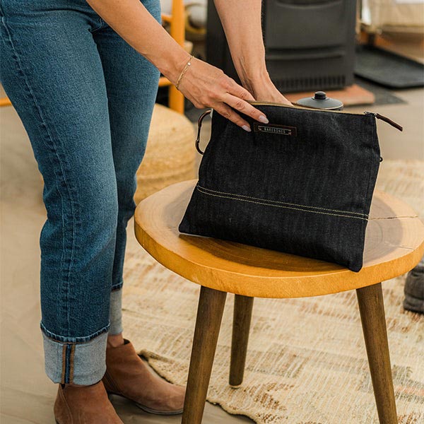 ベアボーンズリビング ニーラムラージジッパーポーチ デニム BB20236015 バッグ ポーチ ギアポーチ タブレットポーチ