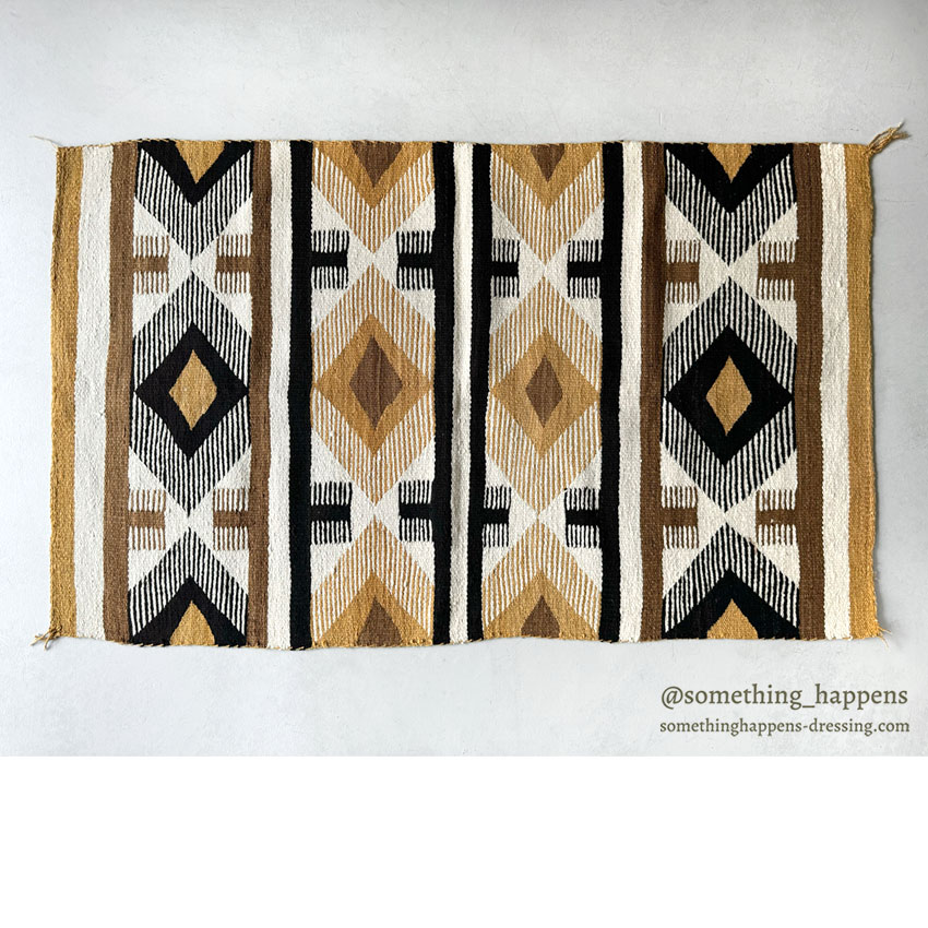c.1940's NAVAJO RUG / RARE PATTERN / GEOMETRIC DIAMOND ... 140cm/86cm