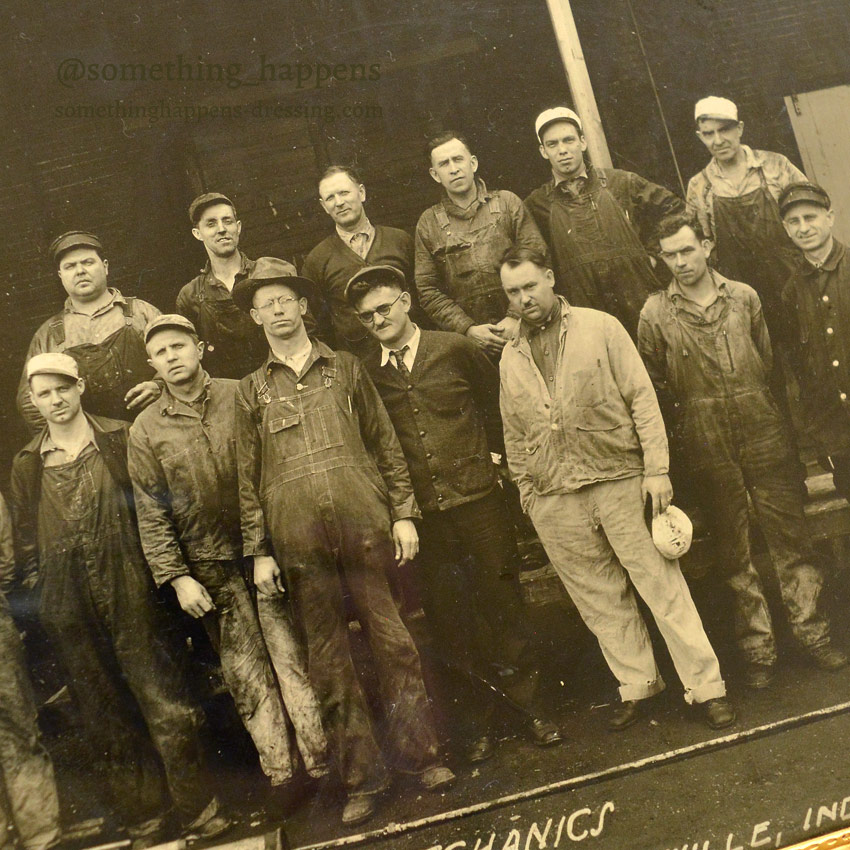 ANTIQUE WORKERS PHOTOGRAPH 1931. FRAMED ... 26cm/21cm