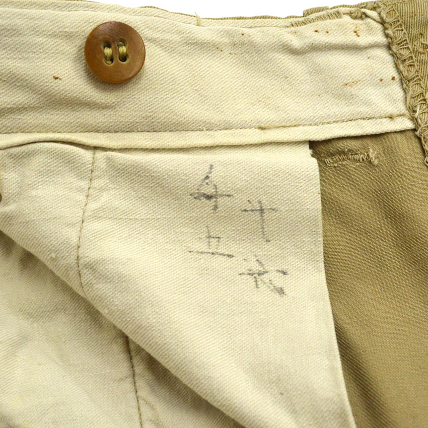40's U.S.ARMY M-1943 カーキ ガスフラップ付 チノパンツ ... W32×L31
