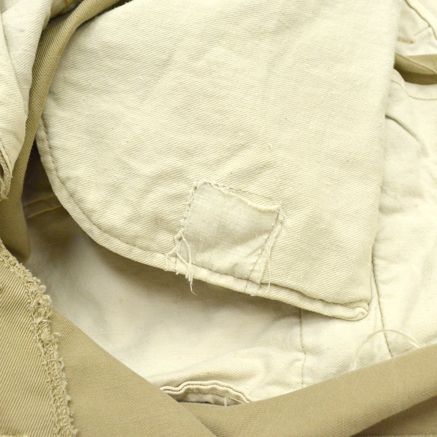 40's U.S.ARMY M-1943 カーキ ガスフラップ付 チノパンツ ... W32×L31