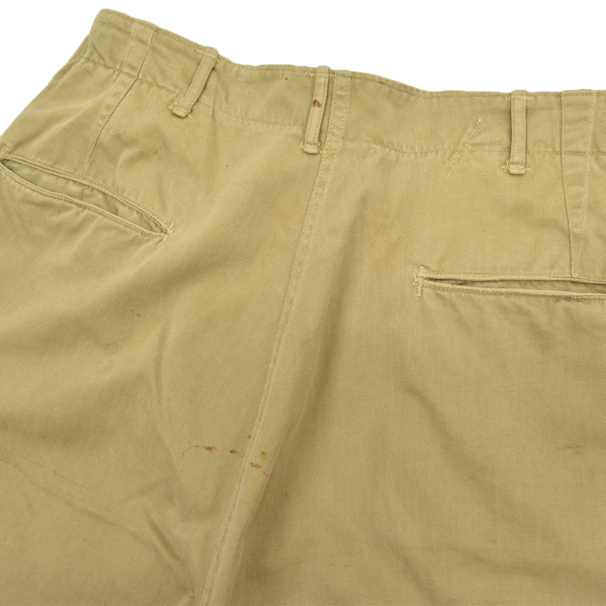 40's U.S.ARMY M-1943 カーキ ガスフラップ付 チノパンツ ... W32×L31