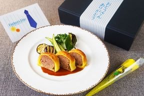 【父の日 カーネーション(造花)付き】黒毛和牛のビーフパイ