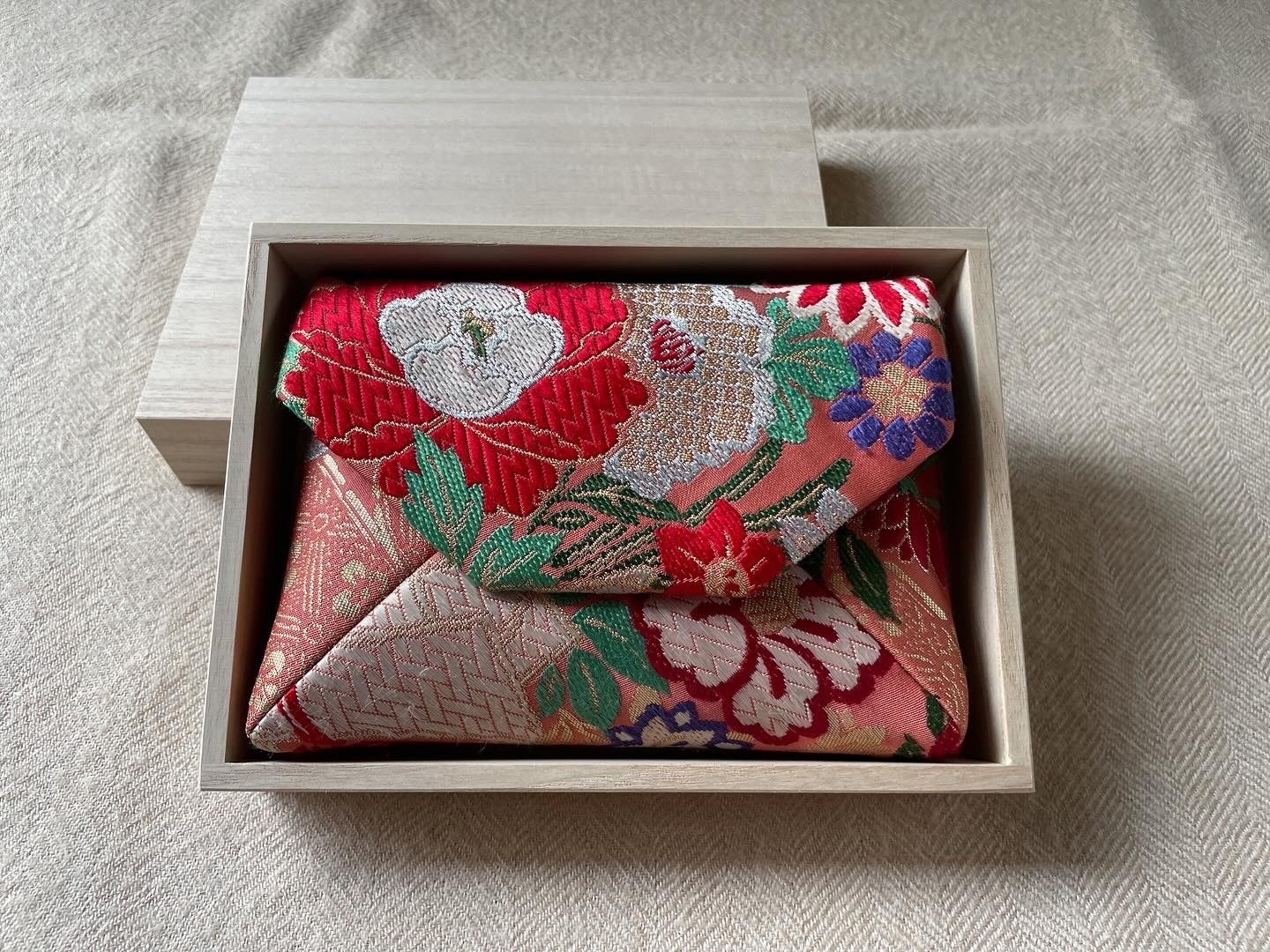 数寄屋袋／SUKI（中）アンティーク着物（帯）