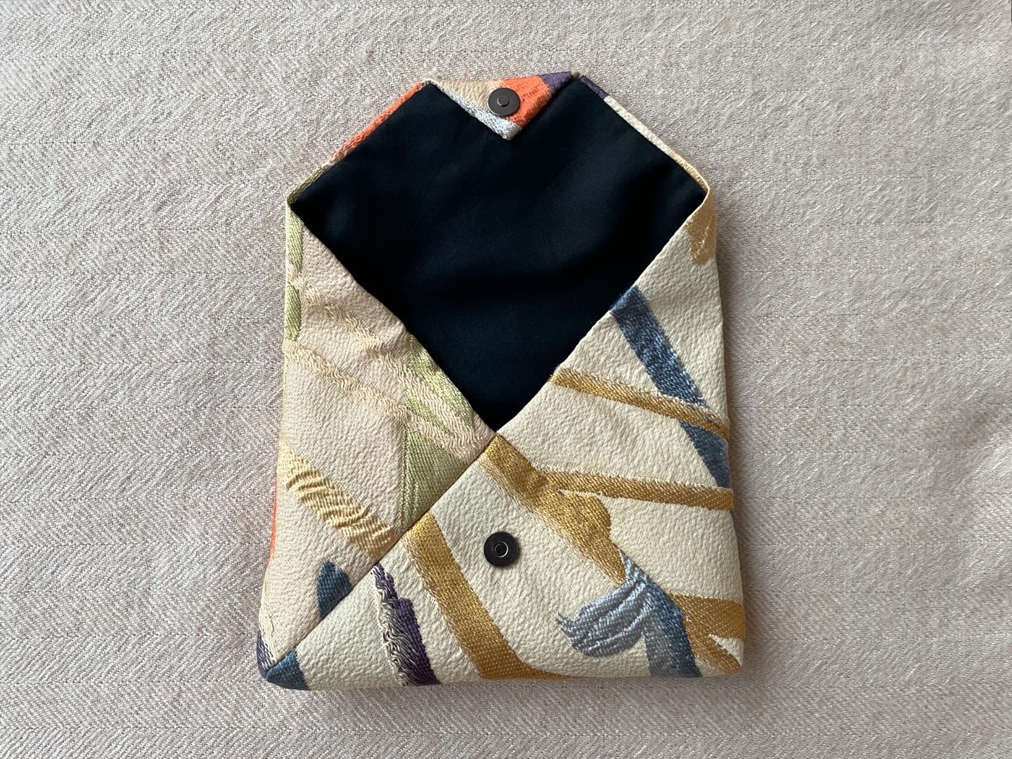 数寄屋袋／SUKI（中）アンティーク着物（帯）