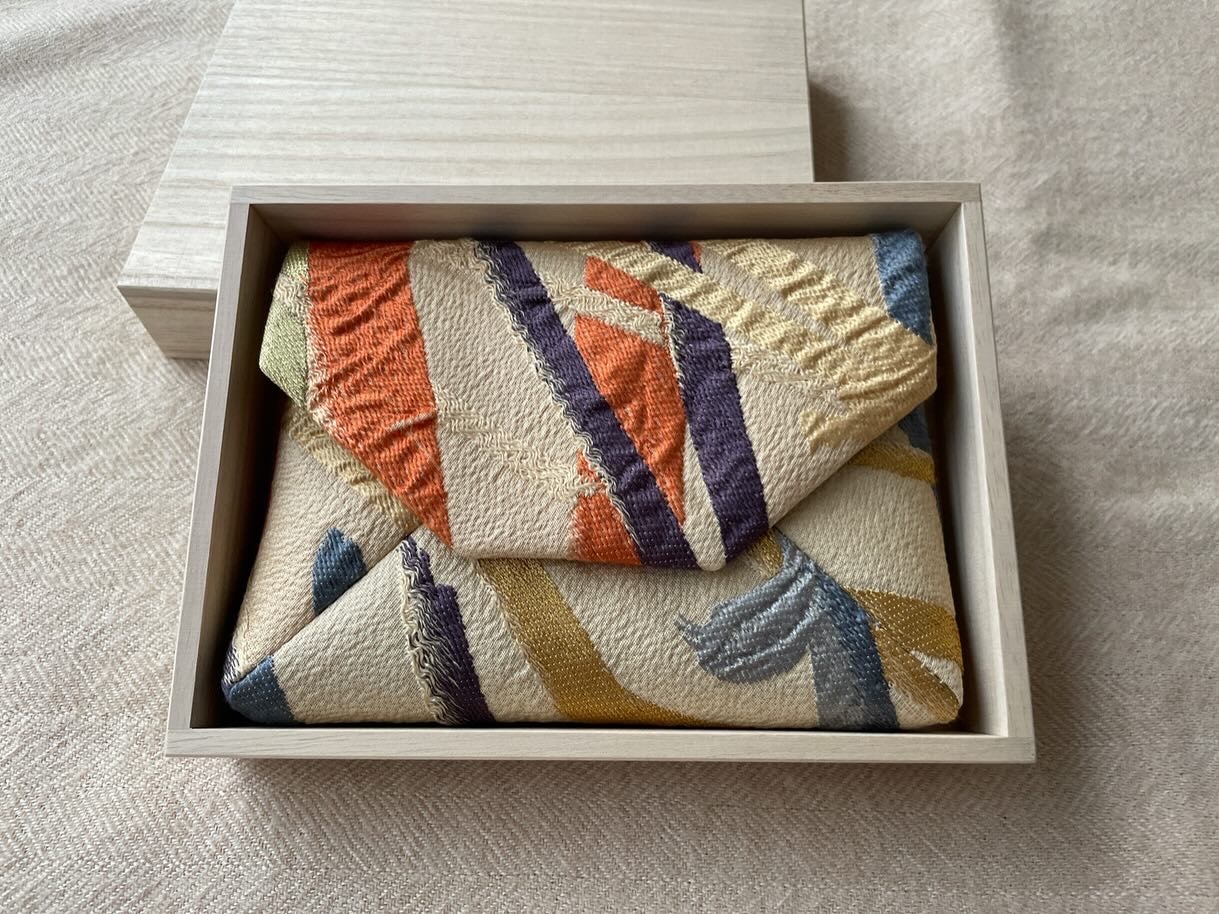 数寄屋袋／SUKI（中）アンティーク着物（帯）