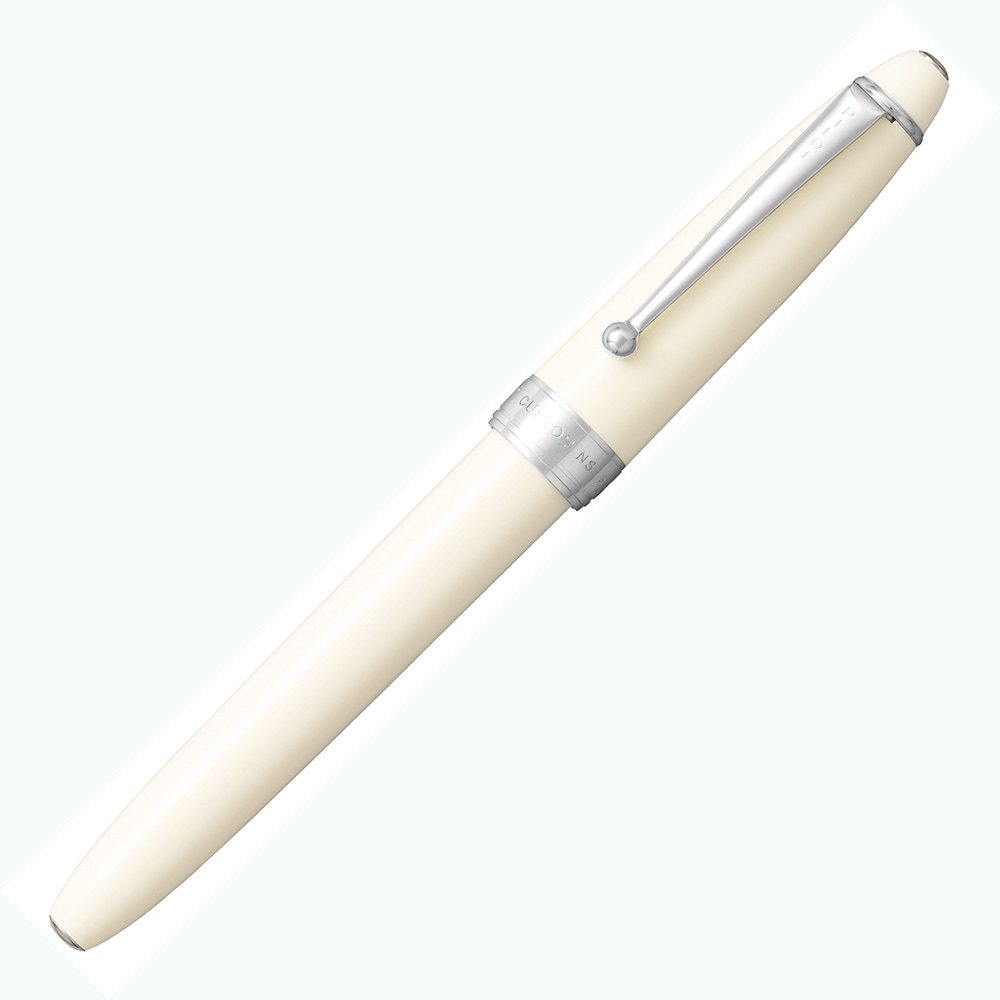 廃盤品　パイロット万年筆　カスタムNS　アイボリー　細字 パイロット PILOT 万年筆 カスタム NS アイボリー 細字 ギフトケース