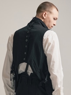 (ͽ)79ͽ/nude:masahiko maruyama ̡:ޥҥޥ/Wool Cotton Twill VEST (MULTI BUTTONS ON THE BACK)/Black