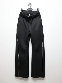 (ͽʡ23ͽ/ATTACHMENTå/PE STRETCH DOUBLE KNIT 3D TRACK WIDE TROUSERS/BLACK