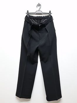 ATTACHMENT�������å�����/PE STRETCH DOUBLE CLOTH BELTED STRAIGHT TROUSERS/BLACK