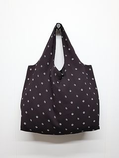 (ͽ���ʡ�7��8������ͽ��/THE ONENESS�������ͥ�/Peace Dot Shoulder Tote Bag/Black